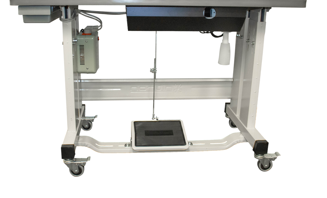 Máquina de coser con pie móvil NT-1510-7D