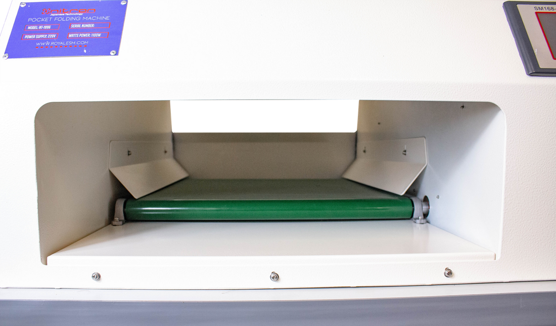 NT-1996 POCKET FOLDING MACHINE W/TABLE