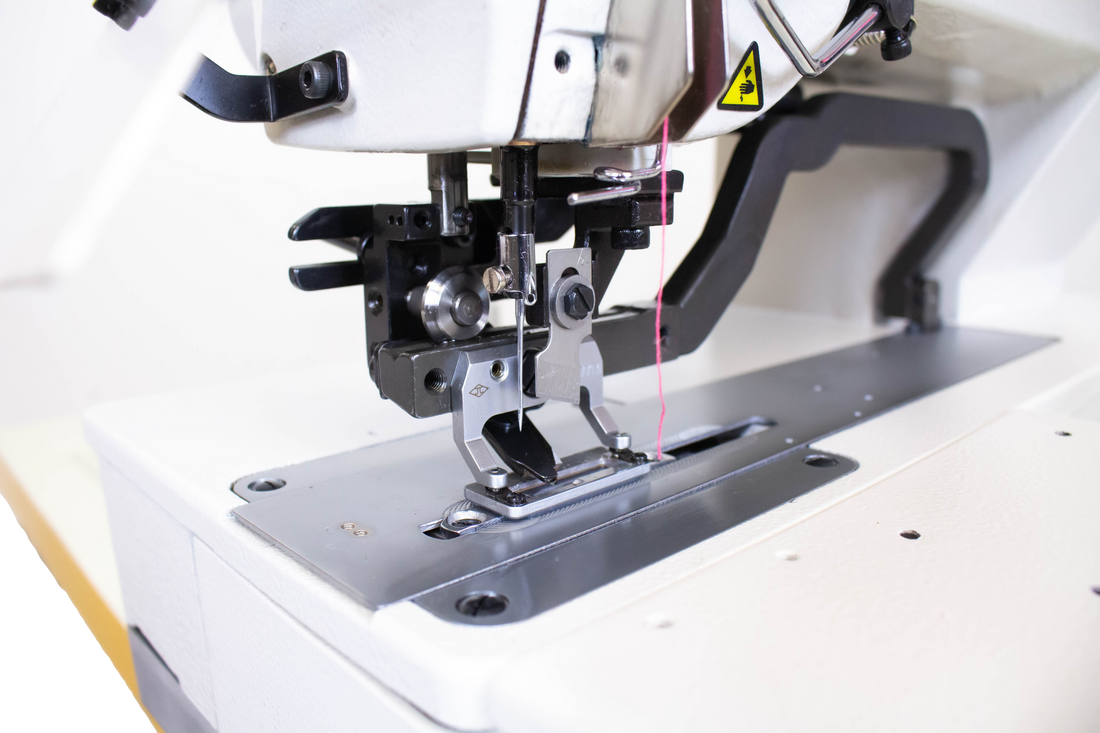 NT-1790 AUTOMATIC LOCKSTITCH BUTTON HOLE MACHINE