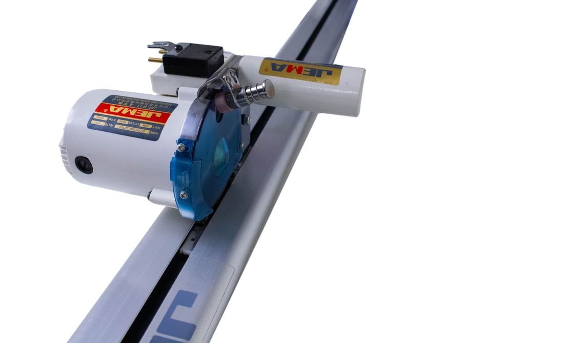 JM-B11 FABRIC CUTTING MACHINE