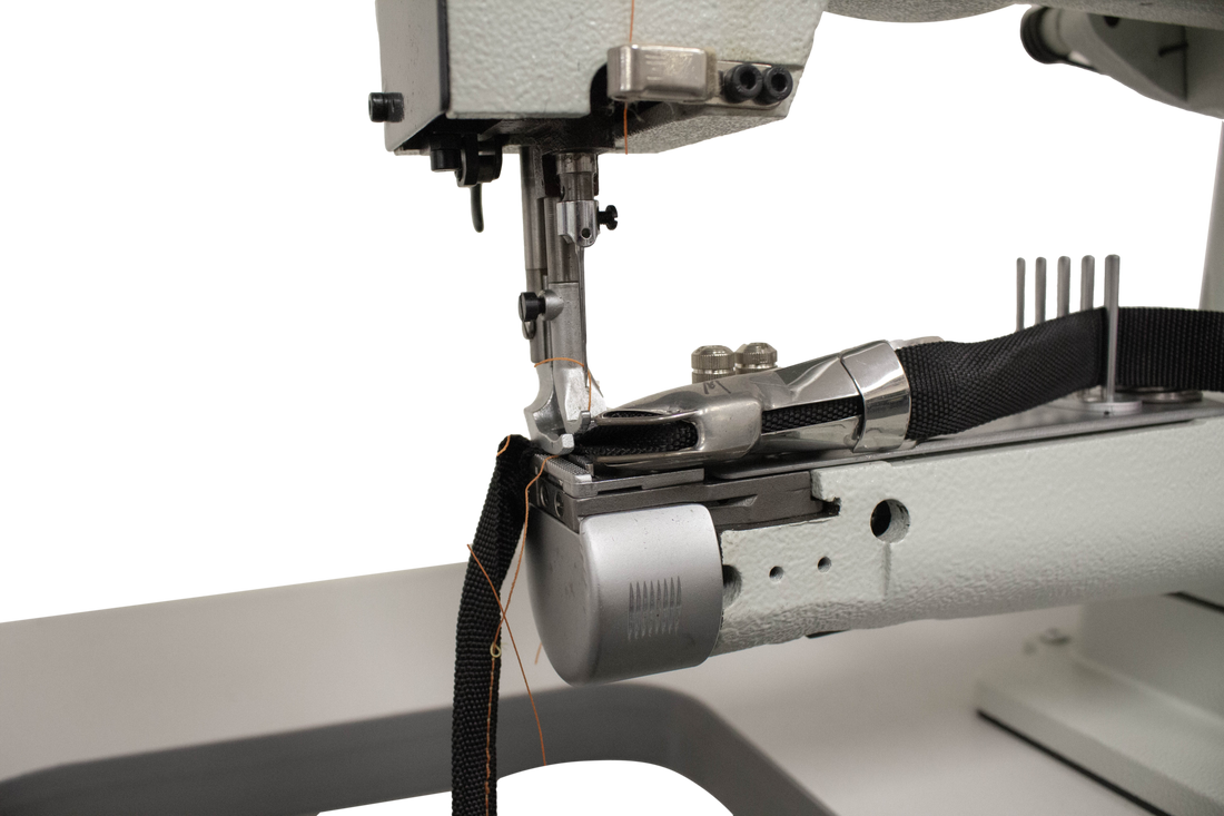 MÁQUINA DE COSER CON PIE PARA CAMINAR CON CAMA CILINDRICA NT-335B