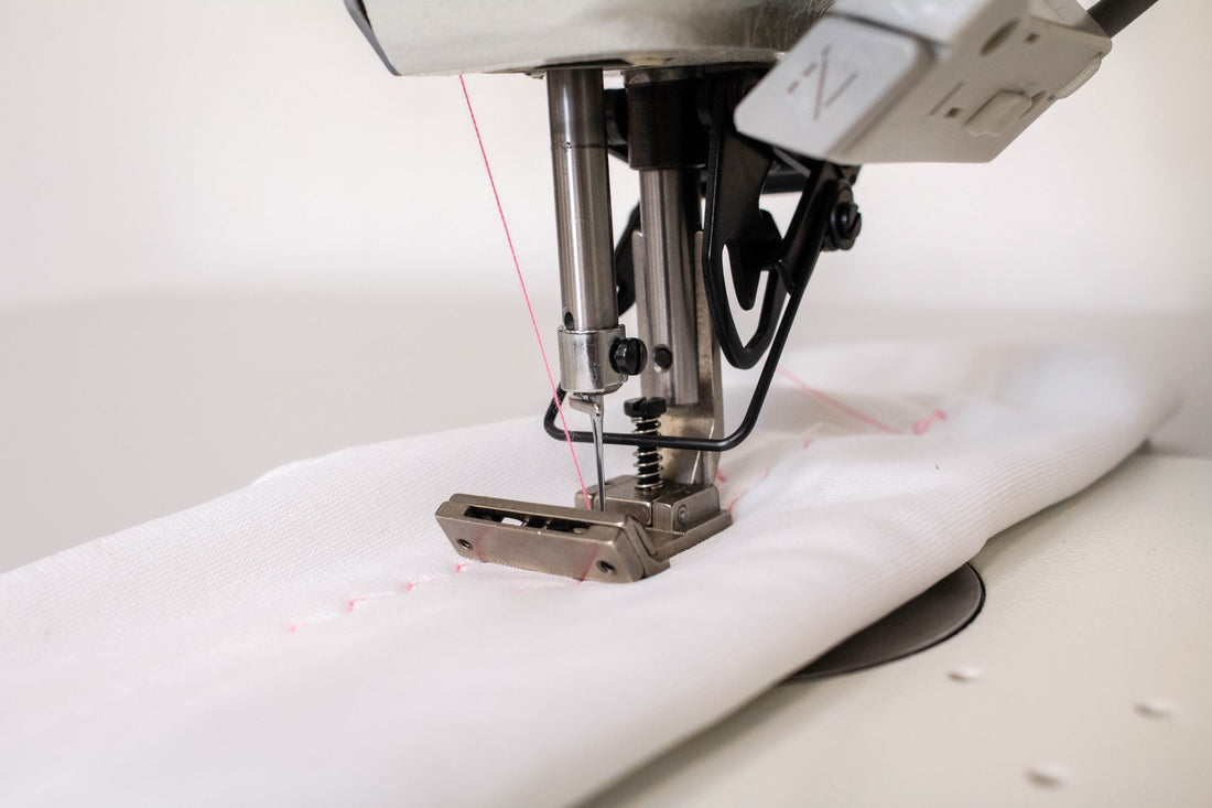 NT-L2284-D-7/P  DIRECT DRIVE AUTOMATIC 1 & 3 STEP ZIGZAG SEWING MACHINE