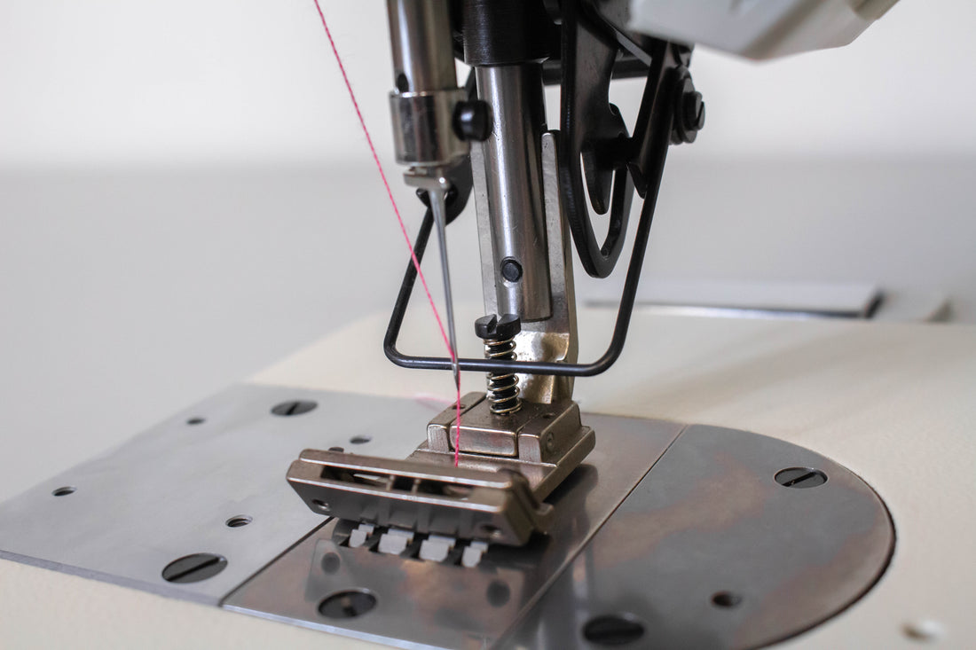 NT-L2284-D-7/P  DIRECT DRIVE AUTOMATIC 1 & 3 STEP ZIGZAG SEWING MACHINE