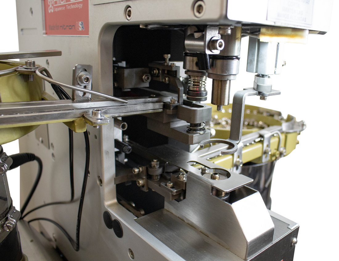 NT-150-SM FULL AUTOMATIC EYELETS SNAP MACHINE