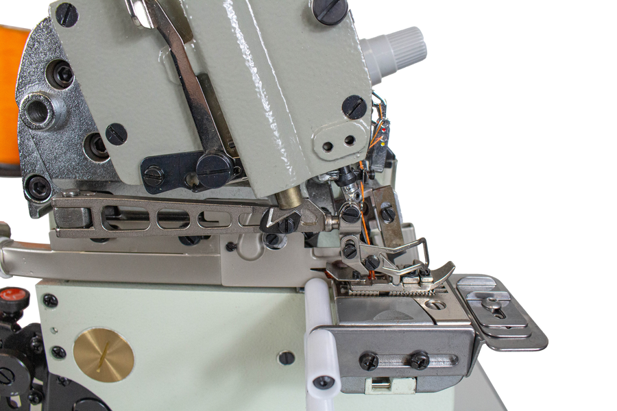 NT-8100-04DM2-24-7/P/C 4 THREADS CYLINDER OVERLOCK SEWING MACHINE NO PULLER