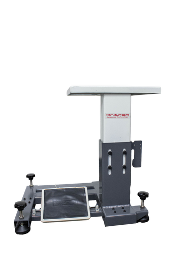 NT-977 SOPORTE DE METAL RESISTENTE CON RUEDAS