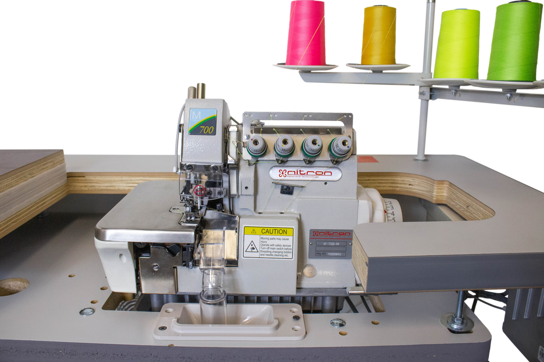 NT-732D-84 (MÁQUINA DE COSER OVERLOCK DE 5 HILOS CON SERVOMOTOR)