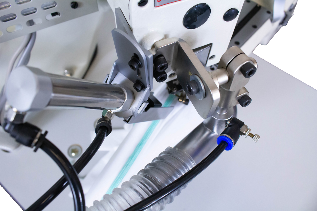 NT-6200-0 1MS-52D-7 FLAT LOCK INDUSTRIAL SEWING MACHINE (WITH CHAIN CUTTER)