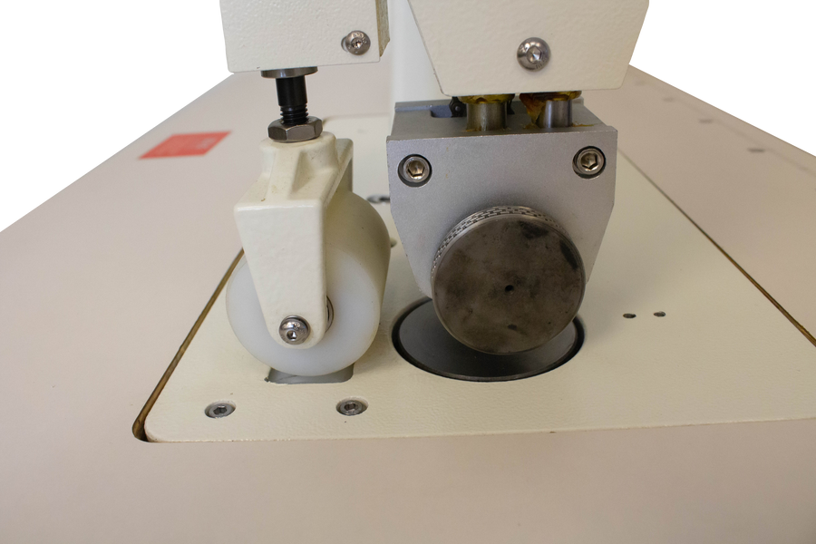 NT-750 MÁQUINA DE COSER ULTRASÓNICA CON PANTALLA TÁCTIL (60MM)