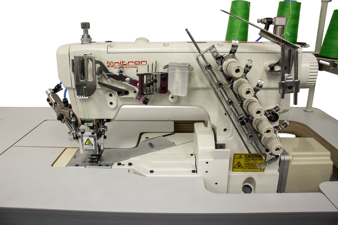 L6700-D-7 /PA Máquina de coser de pespunte de cama de cilindro neumático completamente automática